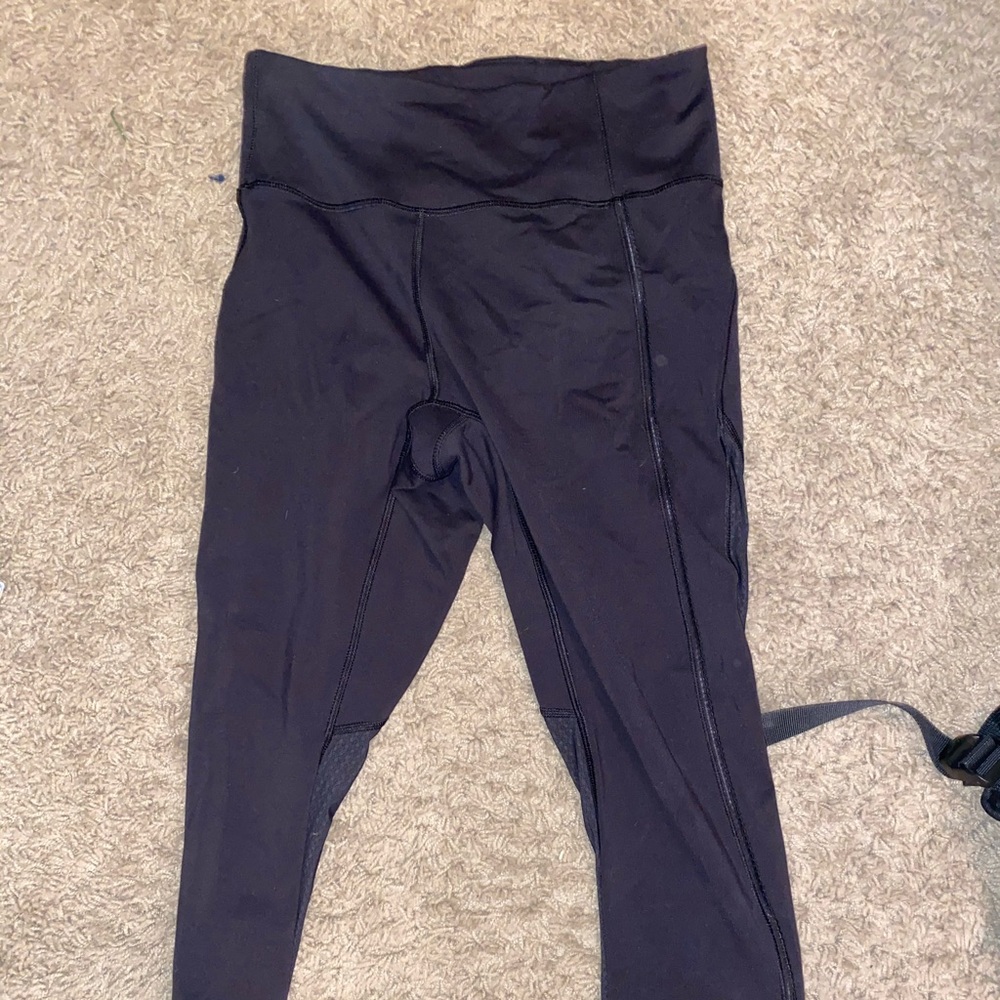 Lululemon black cropped leggings
